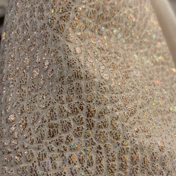 NWT Aimee Kestenberg Sunbury Leather Tote - ROSE GOLD PEBBLE METALLIC - Picture 13 of 16